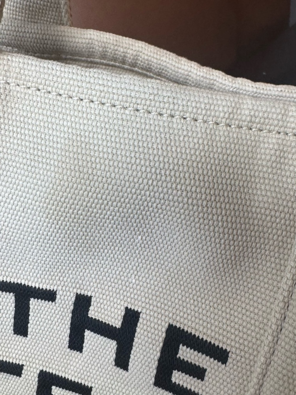 Marc Jacobs Cream Canvas 'The Tote Bag' with Black Logo - Picture 12 of 13